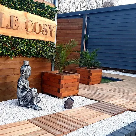 Le Cosy *